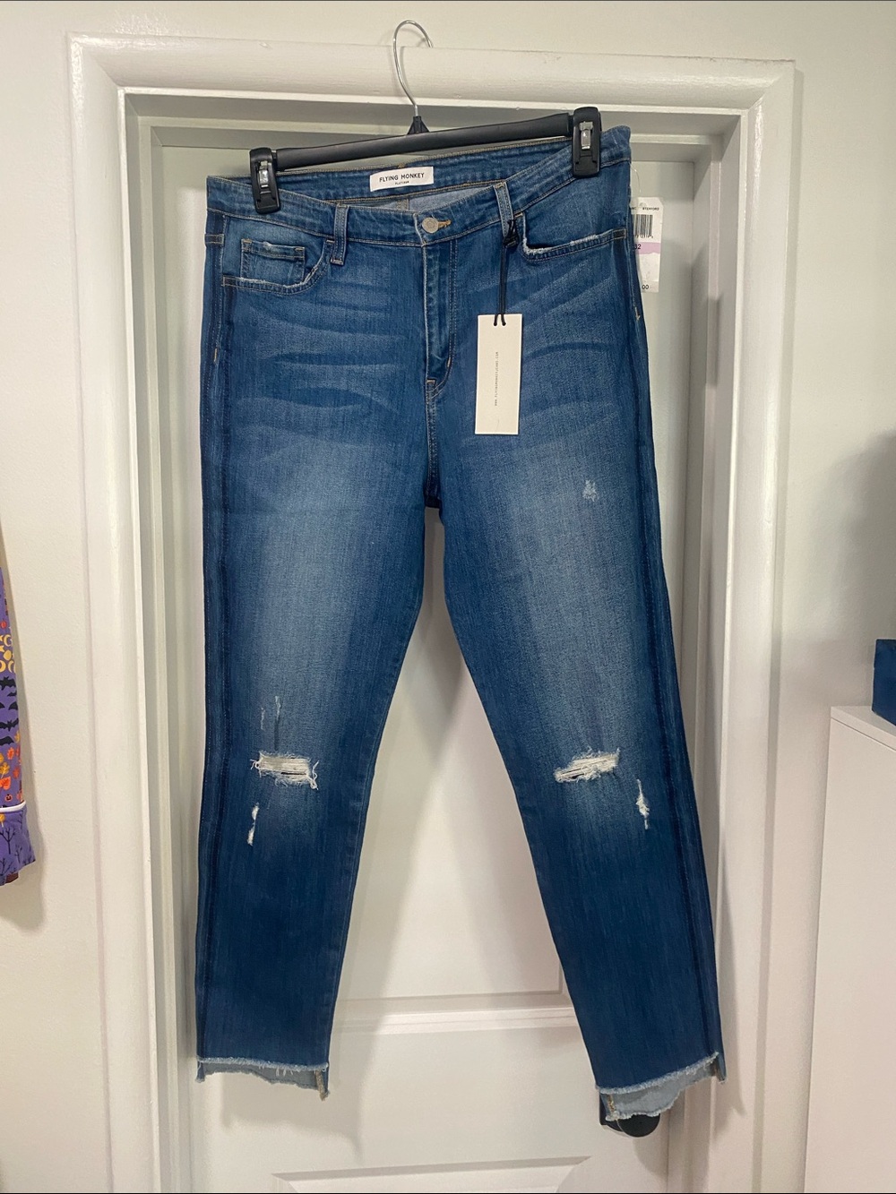 🆕Women’s Flying Monkey Mid Rise Jeans. 32. NWT